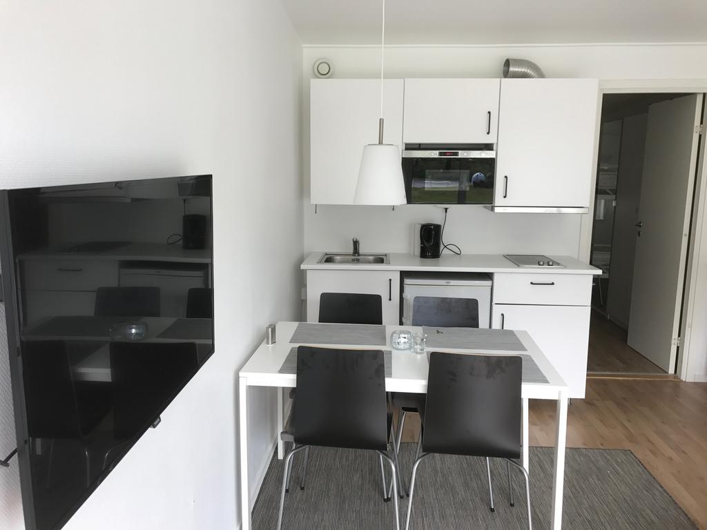 Haellestrand Seaview Apartment Stromstad Exterior photo